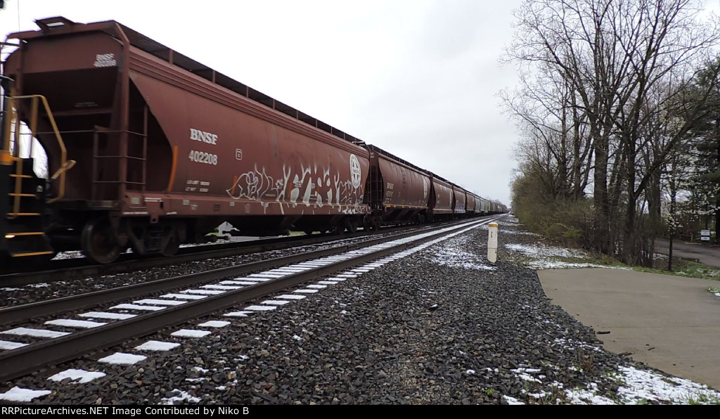 BNSF 402208